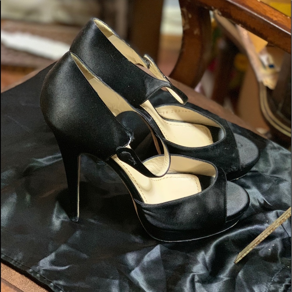 Authentic EUC YSL Black Satin Peep Toe Pumps - Picture 6 of 13